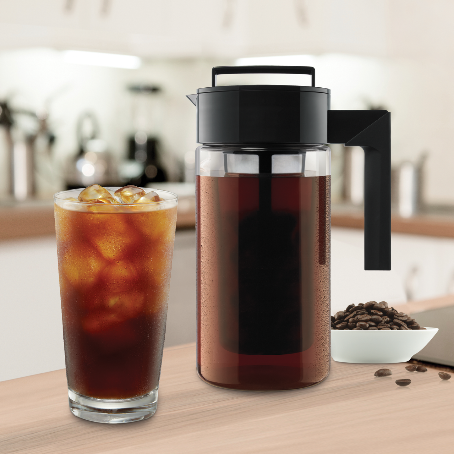 cold-brew-coffee-maker-x4 10310-ColdBrewCoffeeMaker-1qt-lifestyle2.png