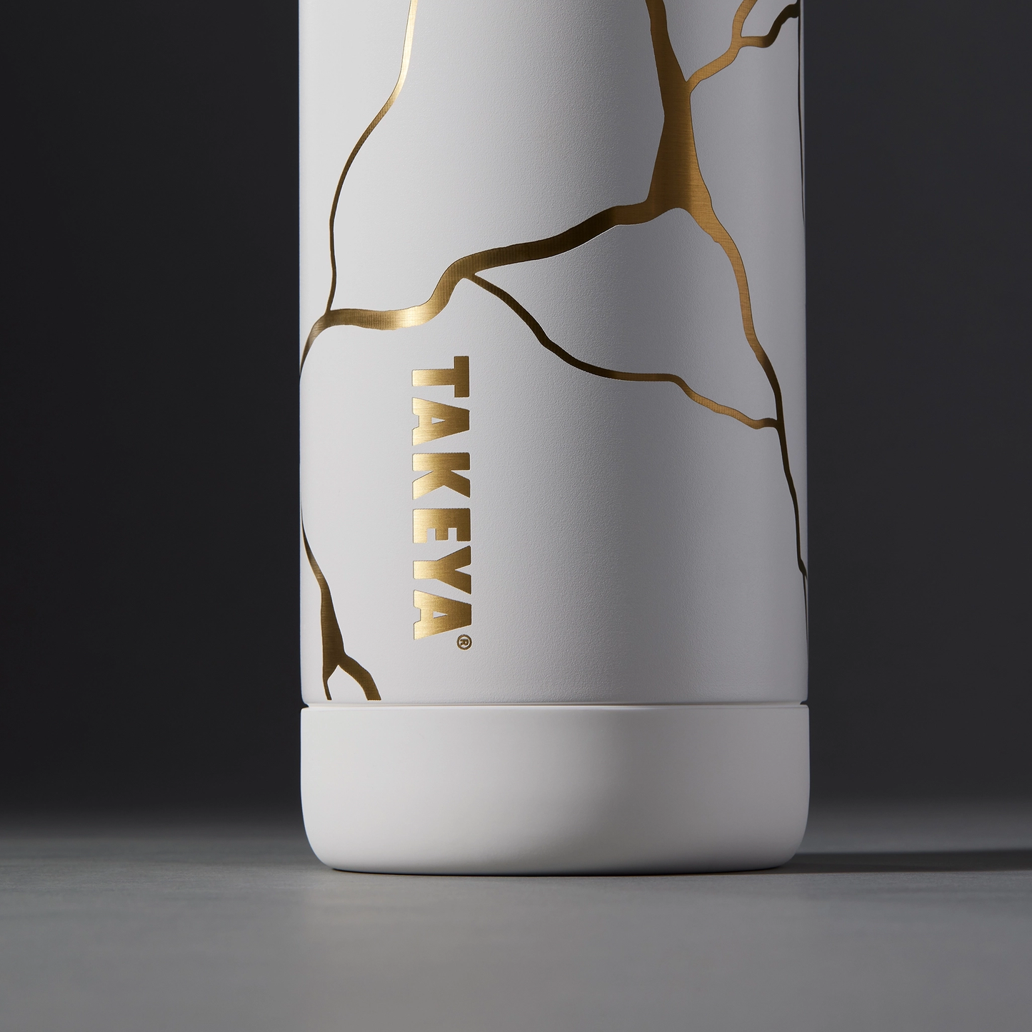 kintsugi-water-bottle-with-straw-lid-l9 51389-TK_HO25_Kintsugi_Takeya9236_Crop.png