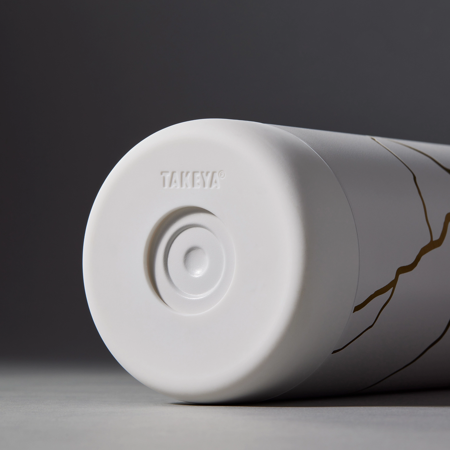 kintsugi-water-bottle-with-straw-lid-l9 51389-TK_HO25_Kintsugi_Takeya9255.png